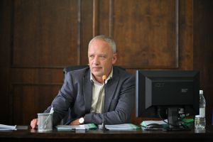 Сесія Чернівецької міської ради: допомога війську, пам'ять про героїв, підготовка до Дня міста